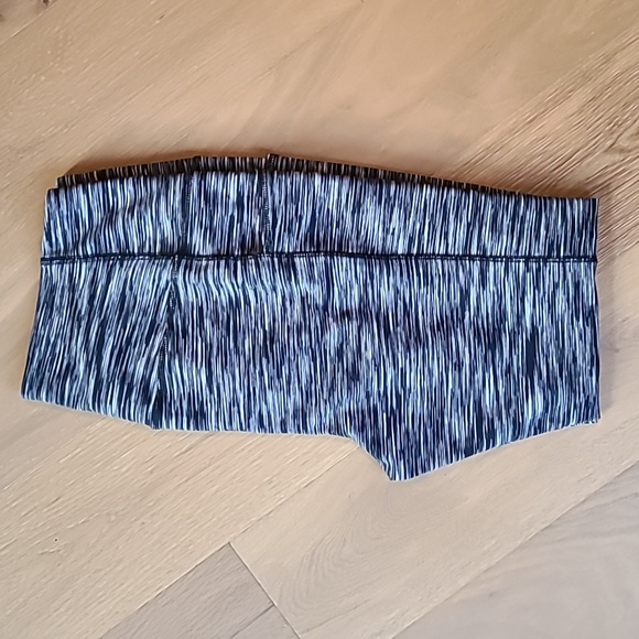 Chicos Zenergy Space Dye Ankle Leggings - Picture 5 of 5